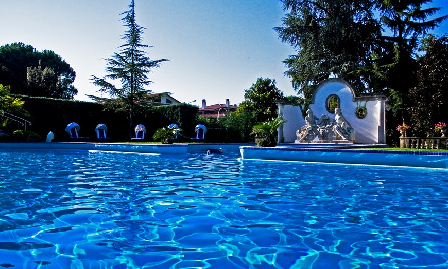 Image 8: Abano Terme, Italy: Double Room with Breakfast