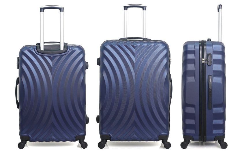 Image 39: Hero Set of Three Suitcases