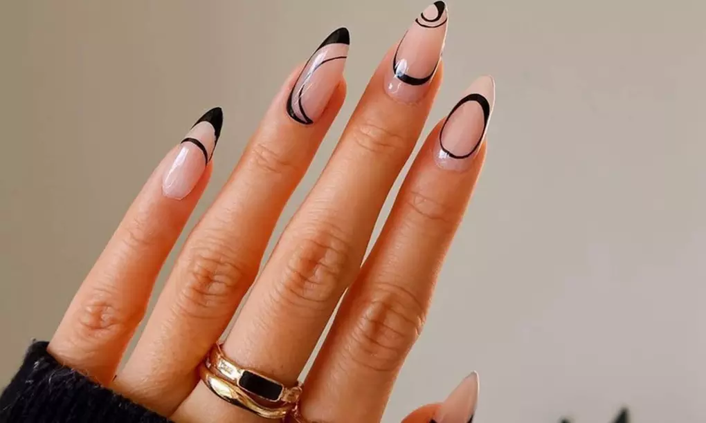 Revamp Your Look with a Beauty Package at Posh Beauty Center