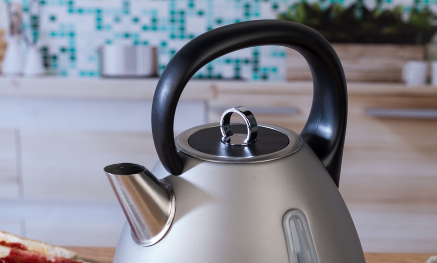 Image 4: Salter Metallics Fast Boil Kettle