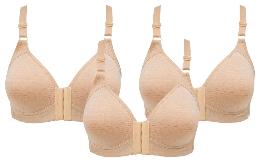 Image 18: Breathable Front Closure Push Up Bra