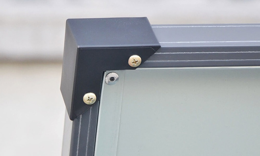 Image 9: Caja metálica de almacenamiento