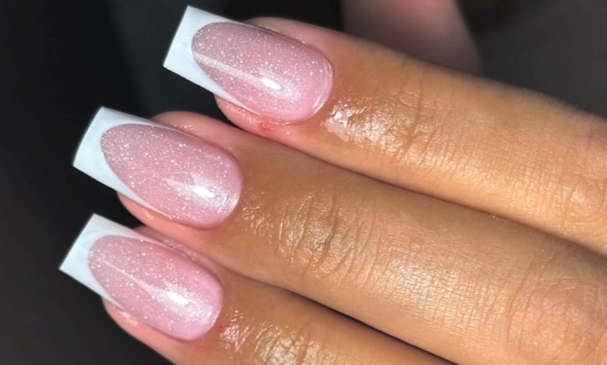 Image 2: Beauté des mains au choix avec NAIL DESIGNER