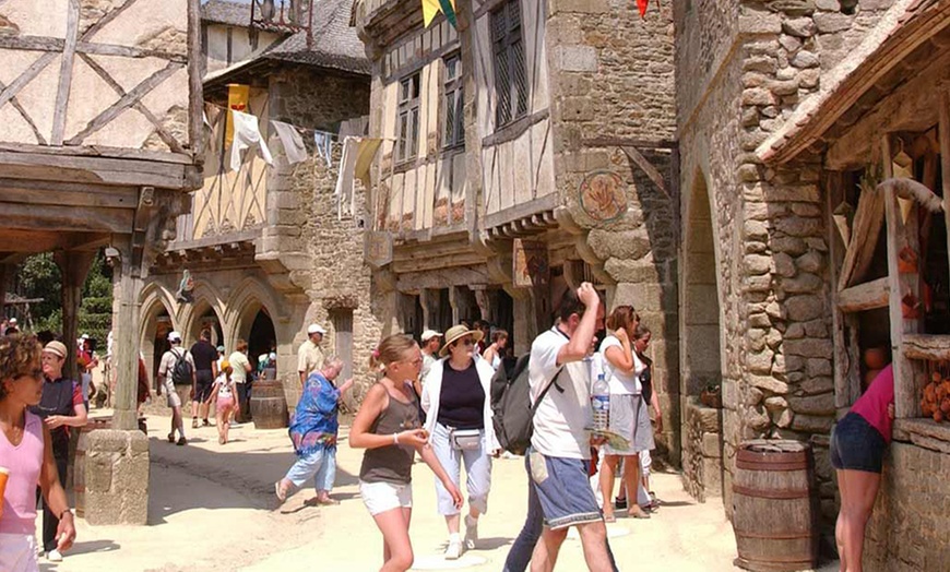 Image 6: Entrées pour 1 journée au Puy du Fou