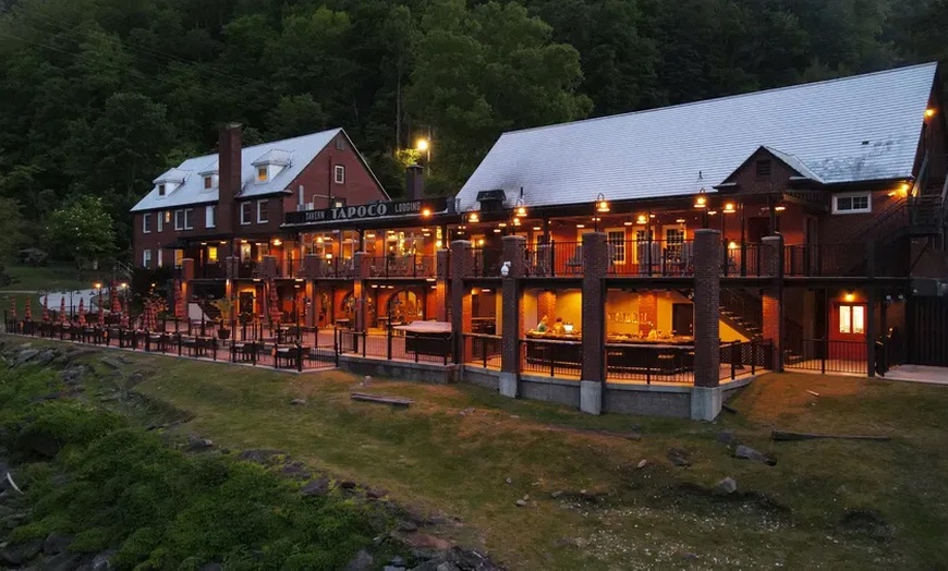 Image 12: Exclusive Deal: Cozy Stay at Tapoco Lodge Resort
