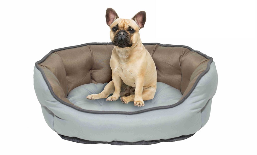 Image 11: Quilted Pet Bed