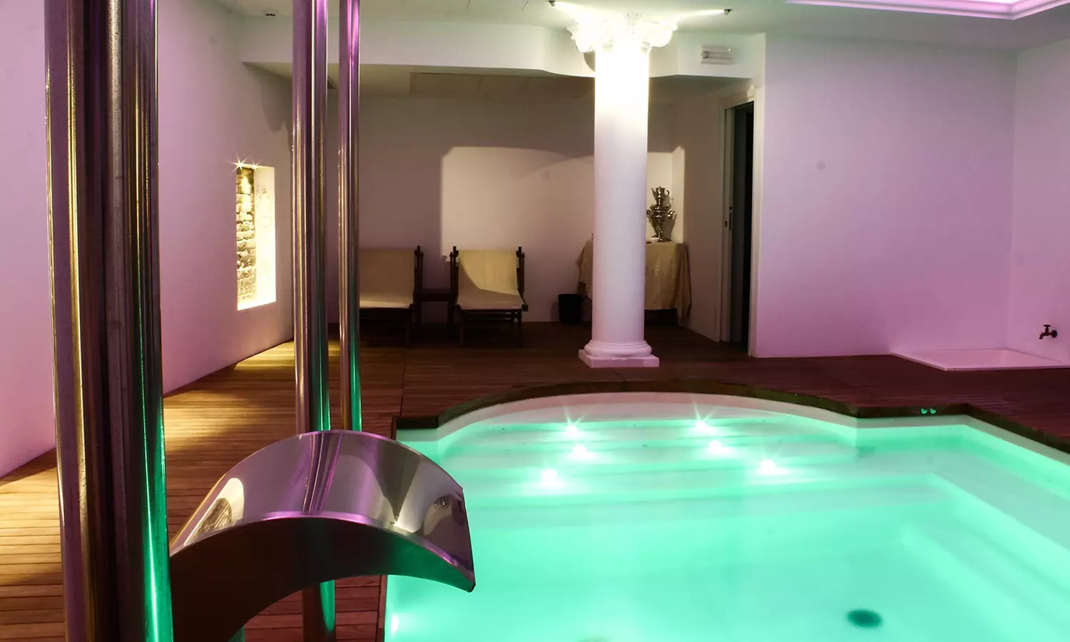 Percorso Spa di coppia con Prosecco, massaggio o camera in day use