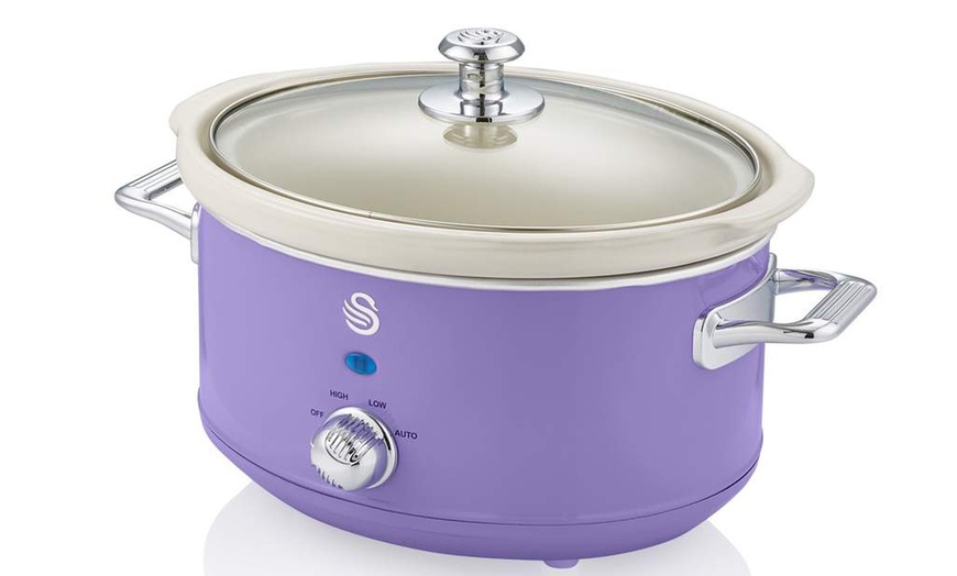 Image 3: Swan 1.5L, 3.5L or 6.5L Retro-Style Slow Cooker