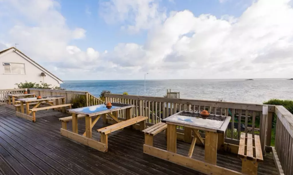 Isle of Anglesey: Double Room with Breakfast, Dinner & Welcome Drink