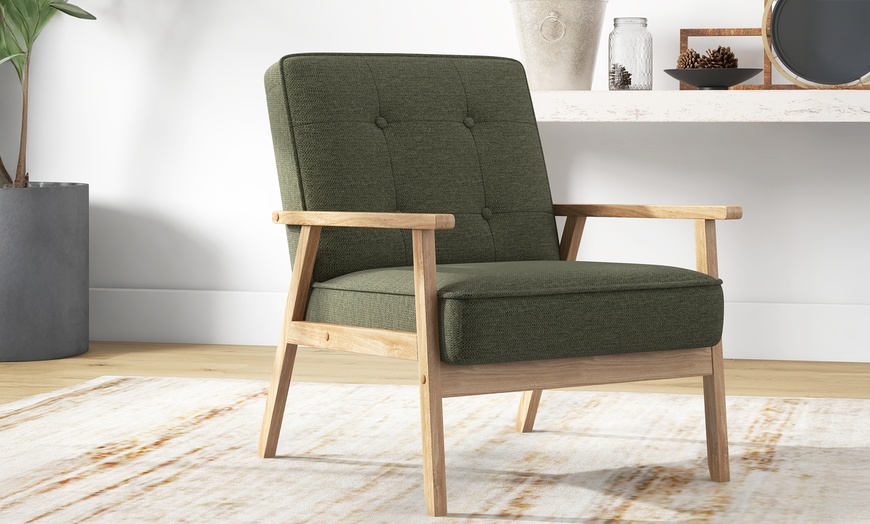 Image 20: Sillón con acolchado suave o de rizo y patas de madera, de Doosense