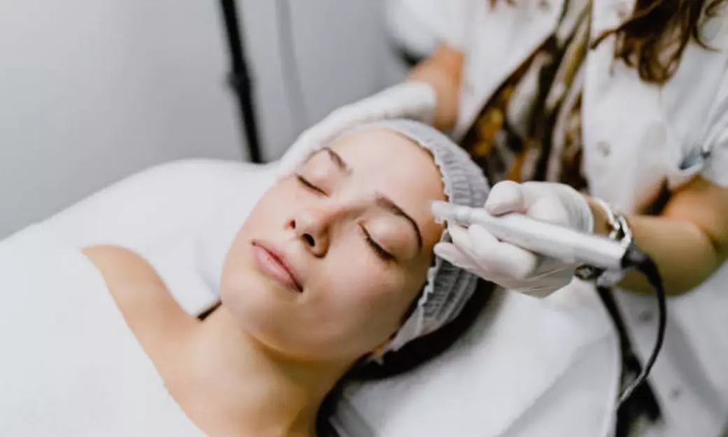 Dermapen facial con opción a cóctel de vitaminas y máscara led