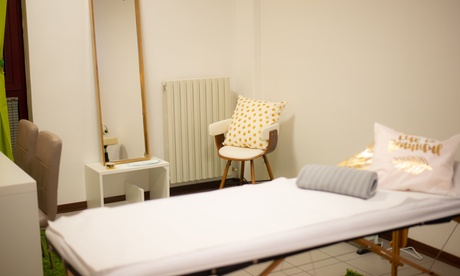 Uno o 3 massaggi a scelta e consulenza sugli oli essenziali al centro Luce Viva (sconto fino a 63%)