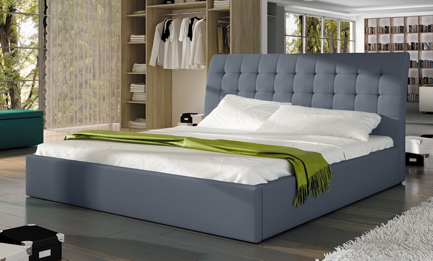 Image 2: Stoffen bed