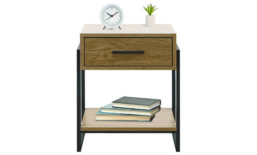 Image 5: Comodino Leo in stile industriale
