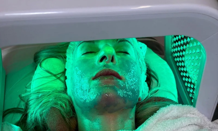 Image 1: Hydrafacial or Facial+LED Light Therapy at Dulci Beauty and Trend