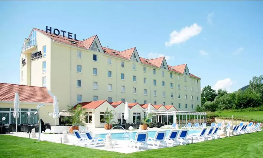 Day Spa für 1-2 Pers. + Lunch, optional mit All-inclusive und Massage, im FAIR RESORT Wellness (bis 10% sparen) - Primary Image