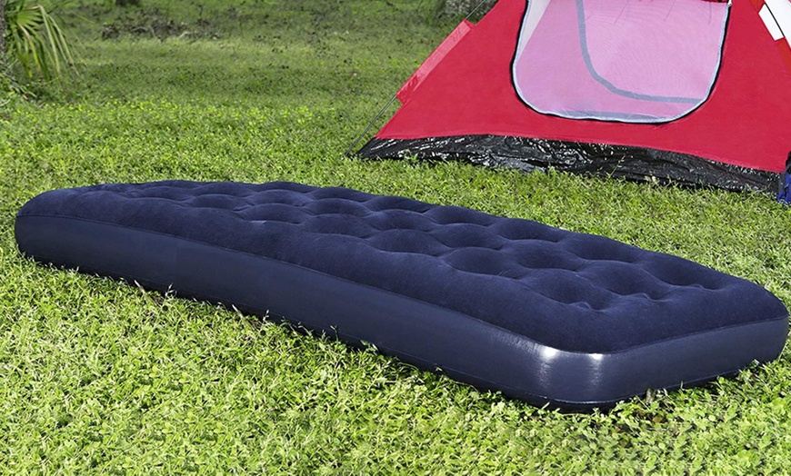 Image 2: Single Inflatable Mattress
