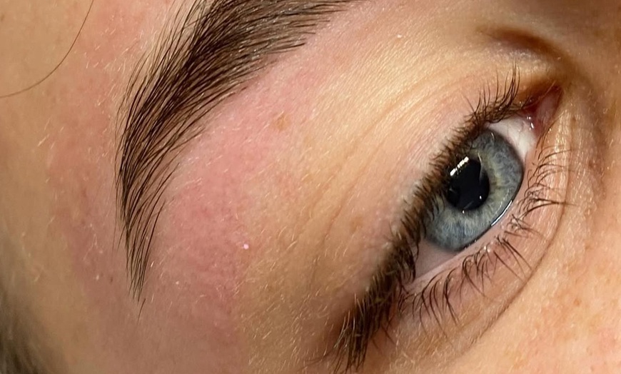 Image 2: Transform w/ a Full Set of Classic, Volume,/ Hybrid Eyelash Extensions