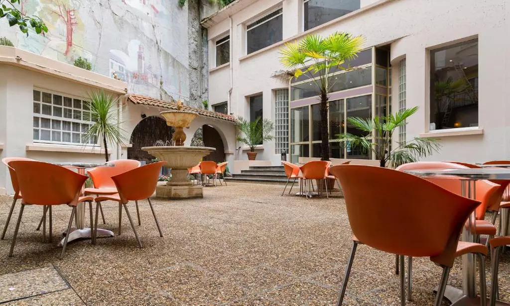 Lourdes: 1 nuit avec petit-déjeuner et verre de bienvenue option dîner pour 2 personnes à l'Hôtel Astoria Vatican - Primary Image