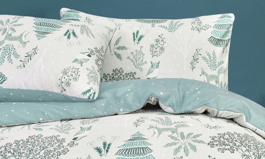 Image 5: Reversible Winter Woodland Duvet Cover Set