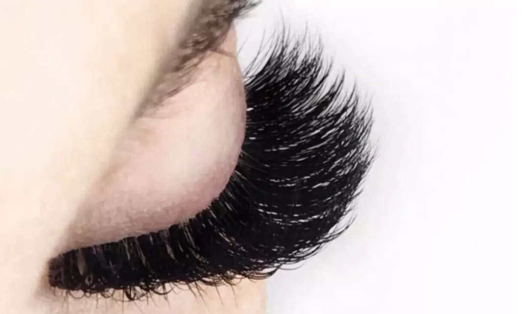 Hybrid Lash Extensions with Optional 3-Week Fill or Classic Lash Extensions at Jash Beauty Bar (Up to 35% Off) - Primary Image