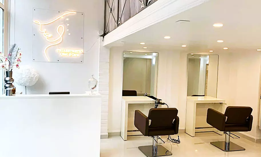 Pose de vernis et beauté des ongles avec Triaesthetic