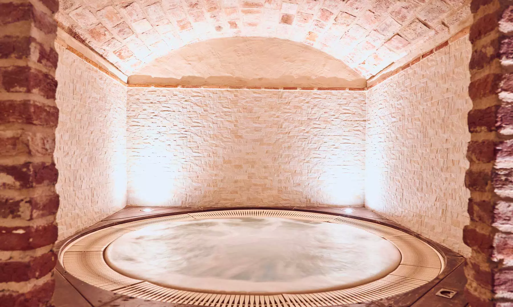 Monferrato: 1 o 2 notti in camera doppia con colazione e Spa per 2