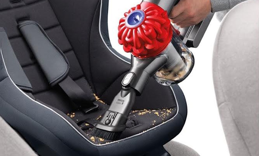 Image 4: Dyson V6 Car+Boat Vacuum Cleaner