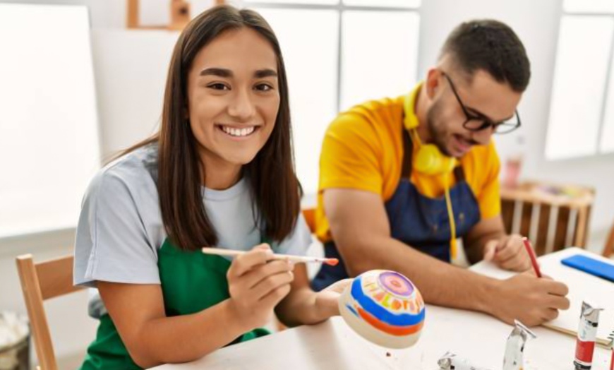 Image 10: Taller de pintura o cerámica para 1, 2 o 4 personas con vino o cerveza