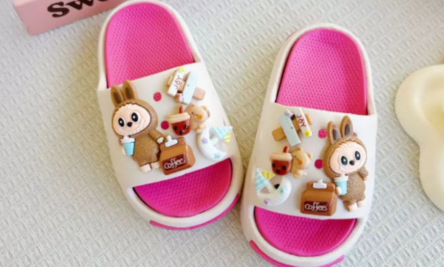 Image 4: Chaussons personnage cartoon