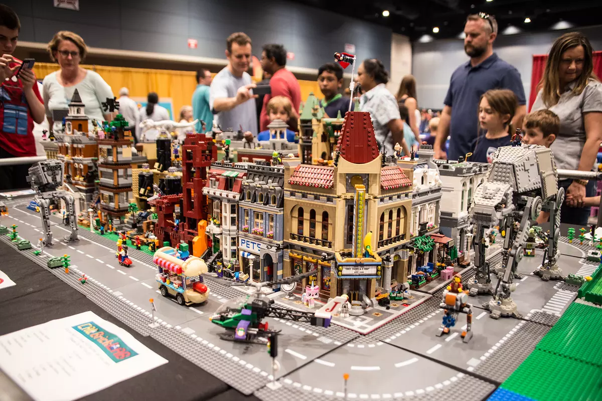 BrickUniverse LEGO Fan Expo on July 27 and 28 - Primary Image