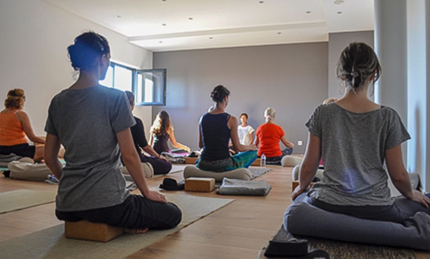 Image 2: Cours de yoga au choix