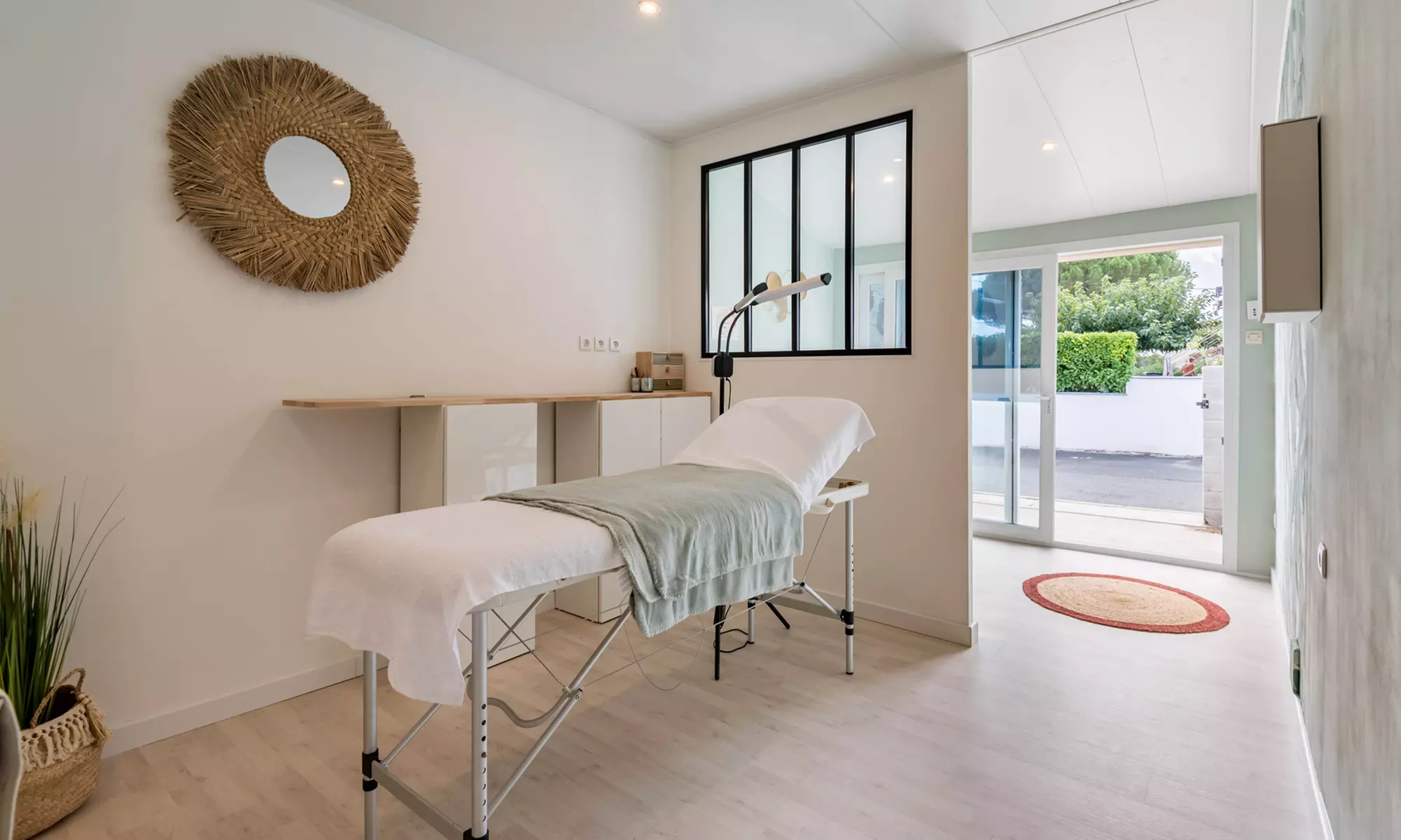 Modelage de 30/60 min. option beauté mains ou soin visage, pour 1, à O Secret d'Alex (jusqu'à 58% de réduction) - Primary Image