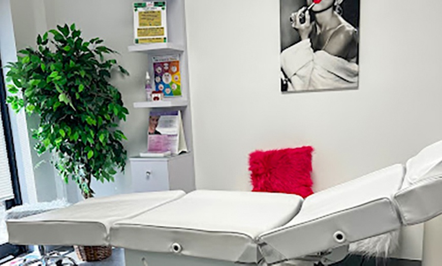 Image 2: Youthful Confidence Awaits with 20, 40, or 60 Units of Botox Treatment