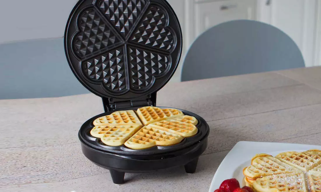 Eculina Waffeleisen in Edelstahloptik mit antihaftbeschichteter Backplatte - Primary Image