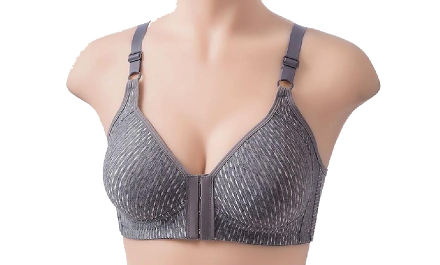 Image 8: Breathable Front Closure Push Up Bra