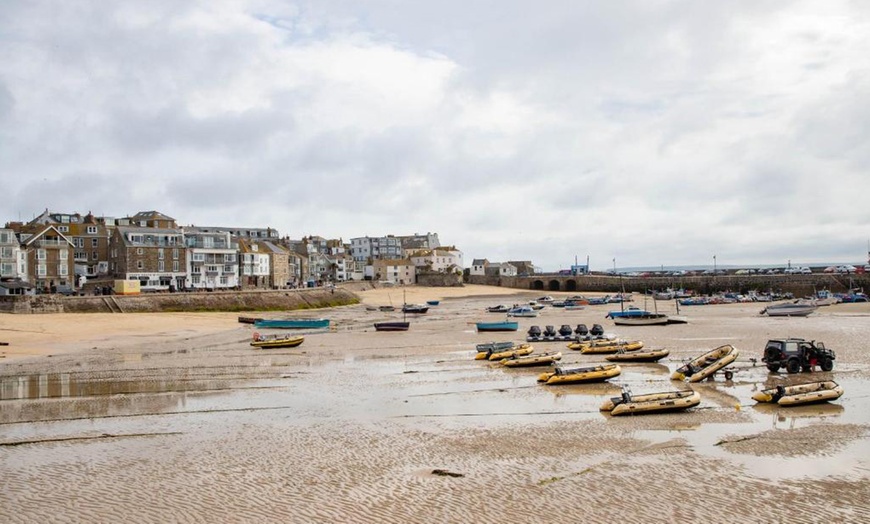 Image 9: St. Ives: Double Room with Breakfast