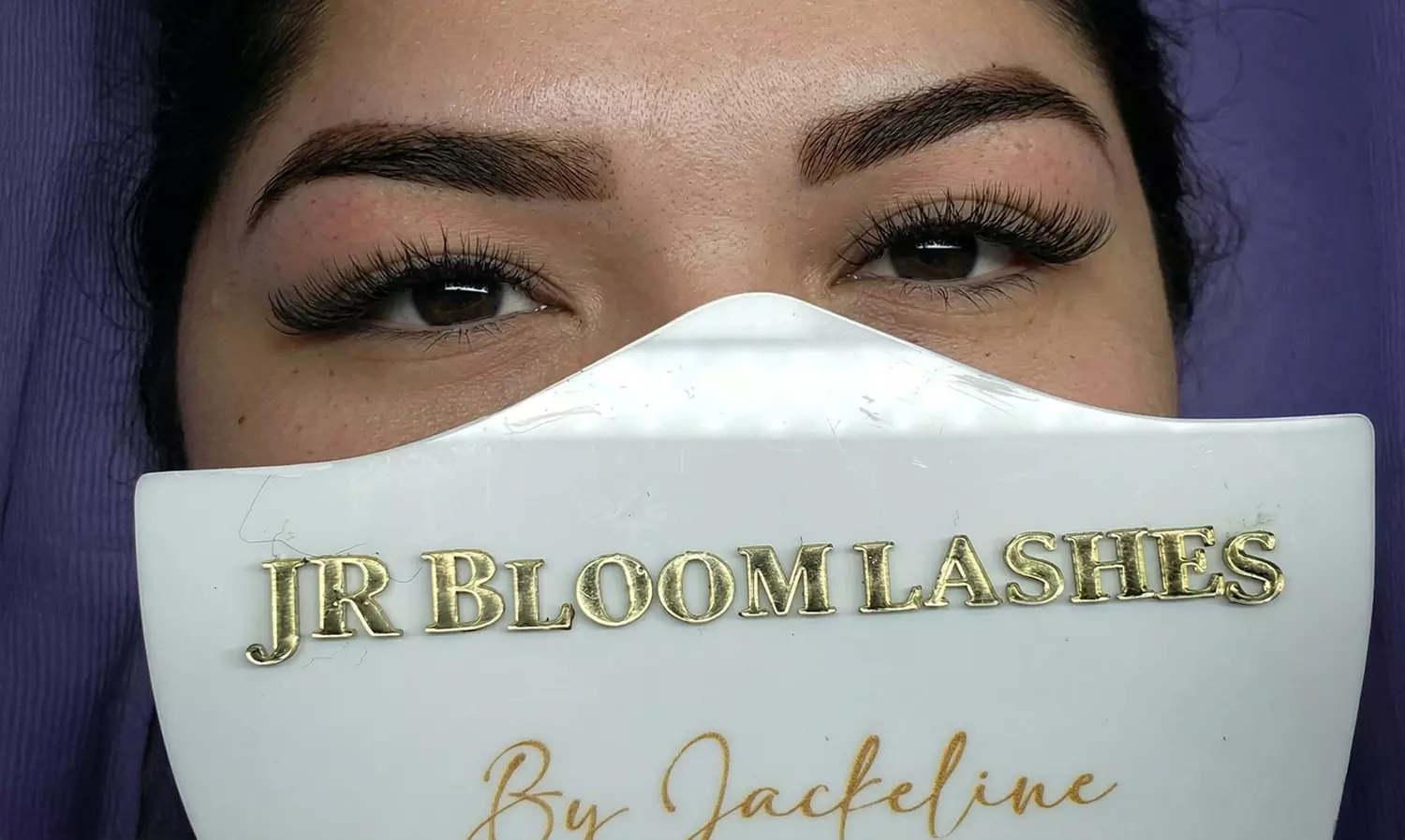 Laminado de cejas con diseño y tinte y opción a lifting de pestañas