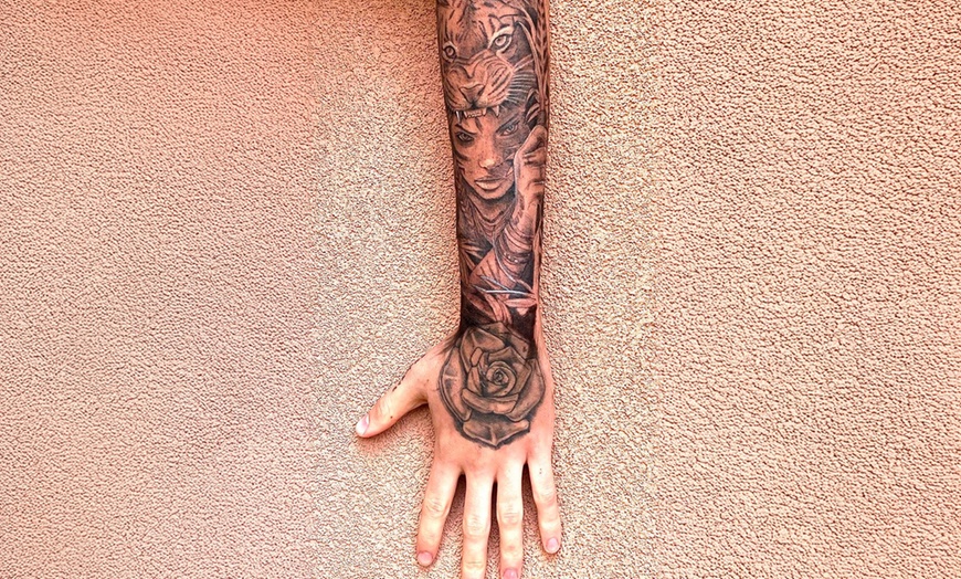 Image 3: Tatuaje en hombro, bíceps, antebrazo, gemelo o cuádriceps para 1