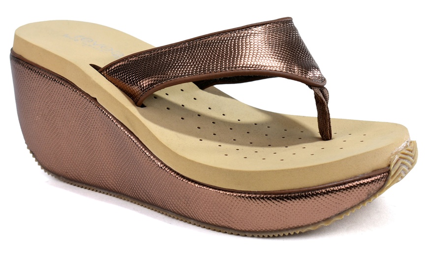 Image 3: Women's Wedge Flip Flops Sandals