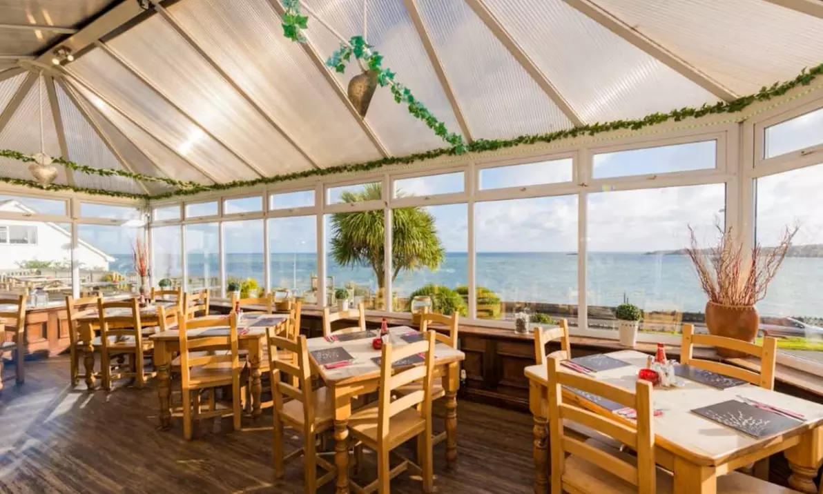 Isle of Anglesey: Double Room with Breakfast, Dinner & Welcome Drink