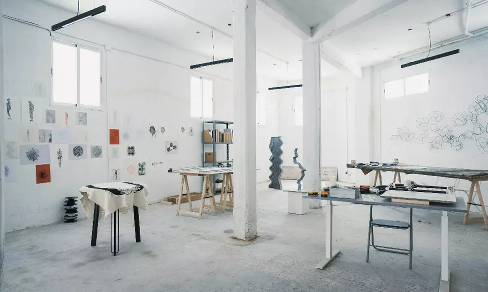 Taller de tinta, sin límite de grabado y barra libre de cerveza o vino para 1, 2 o 4, con hasta 64% de descuento - Primary Image