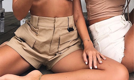 Pantaloncini da donna disponibili in 3 colori e 4 taglie