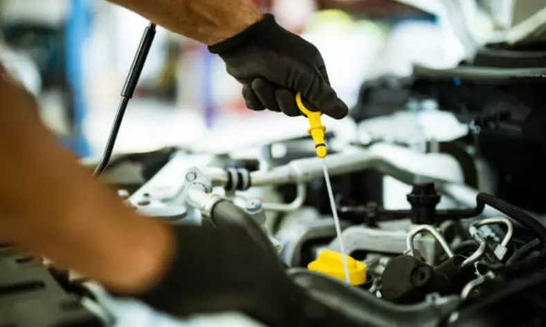 Mantenimiento Y pre-ITV, cambio de aceite, 4 filtros con hasta 65% de descuento. Recogida y entrega en Valencia por 15€ - Primary Image