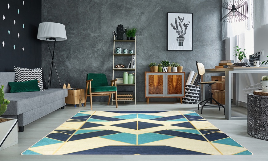 Image 4: Triangle Pattern Rug