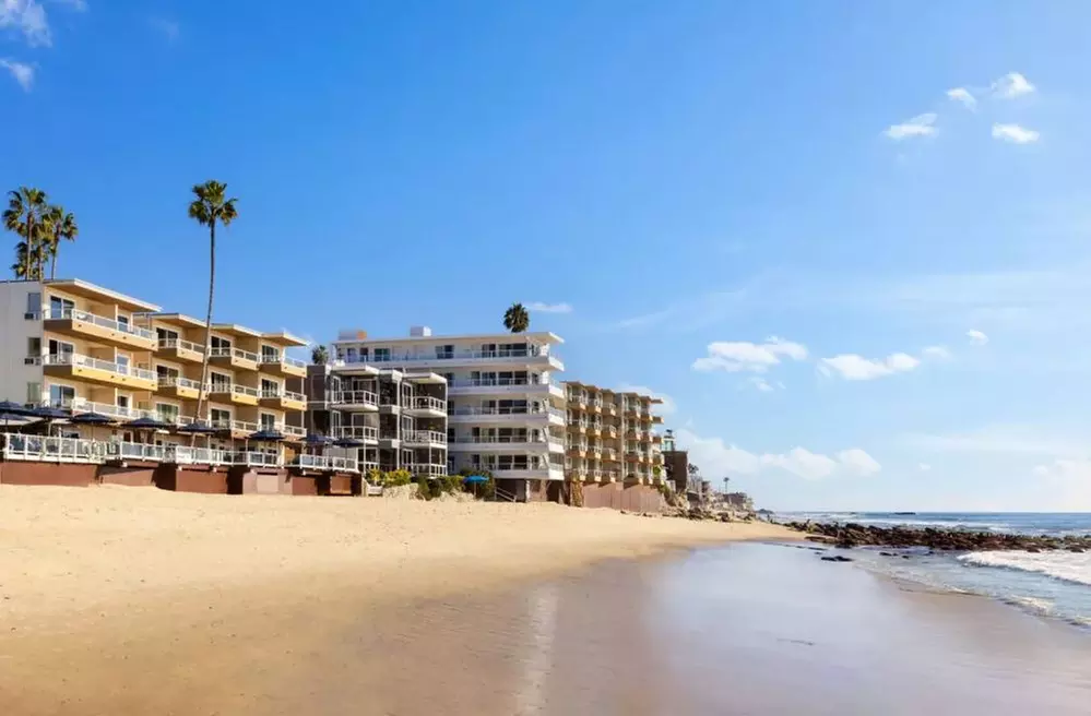 Upscale Hotel overlooking the Pacific Ocean