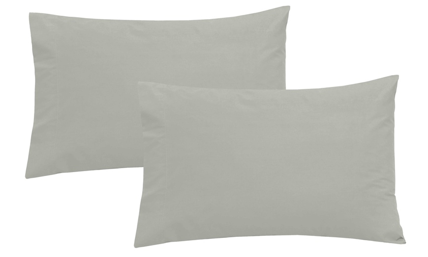 Image 11: Premium Deluxe Fitted Sheets or Pillowcase