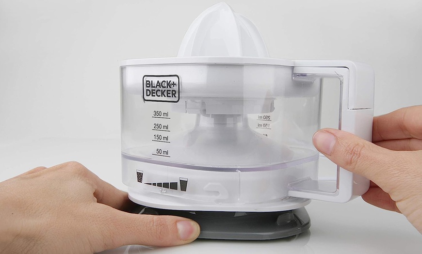 Image 2: Black & Decker Citrus Juicer with Easy Pulp Control