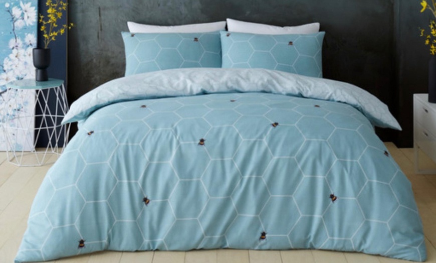 Image 3: Bee Happy Printed Duvet Cover and Pillowcase Set