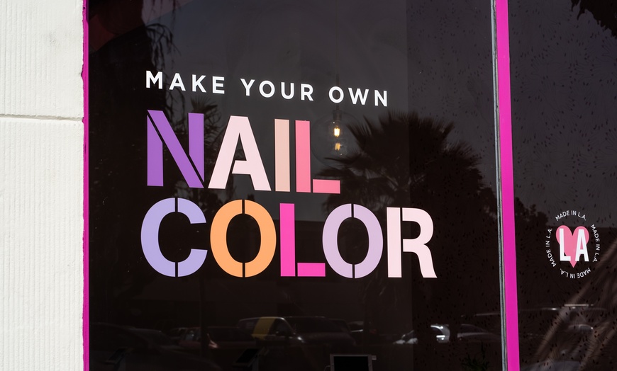 Image 7: Get Custom Nail Polish Package